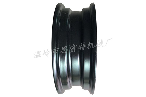 鋼圈（quān）設備廠.jpg
